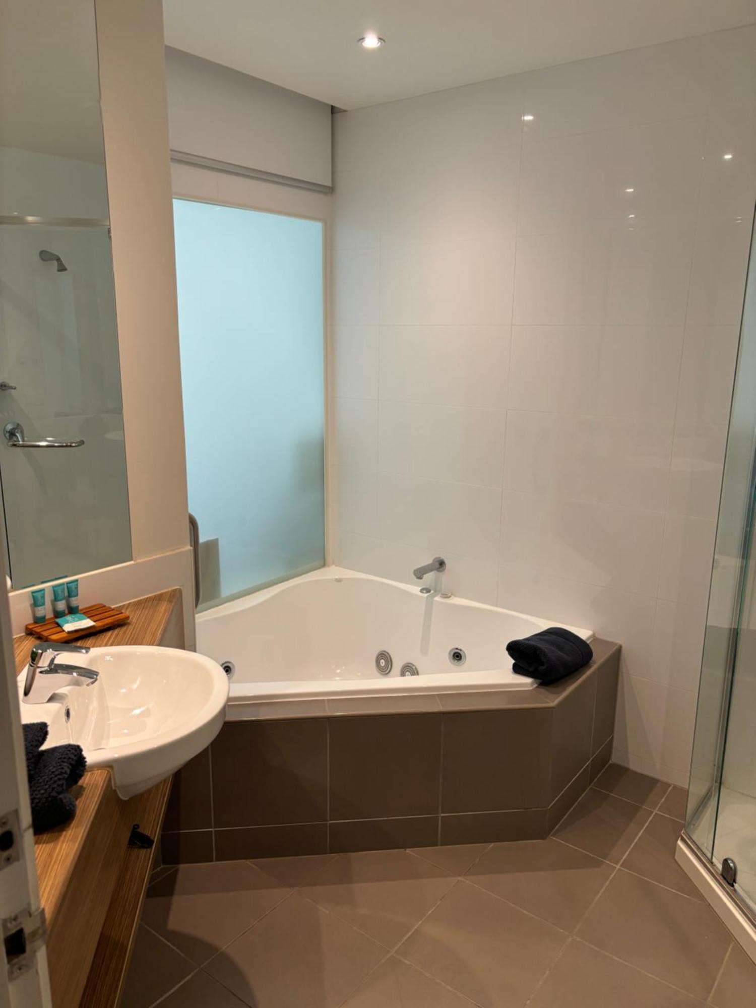 Appartement Waterfront@Waves à Cowes Extérieur photo